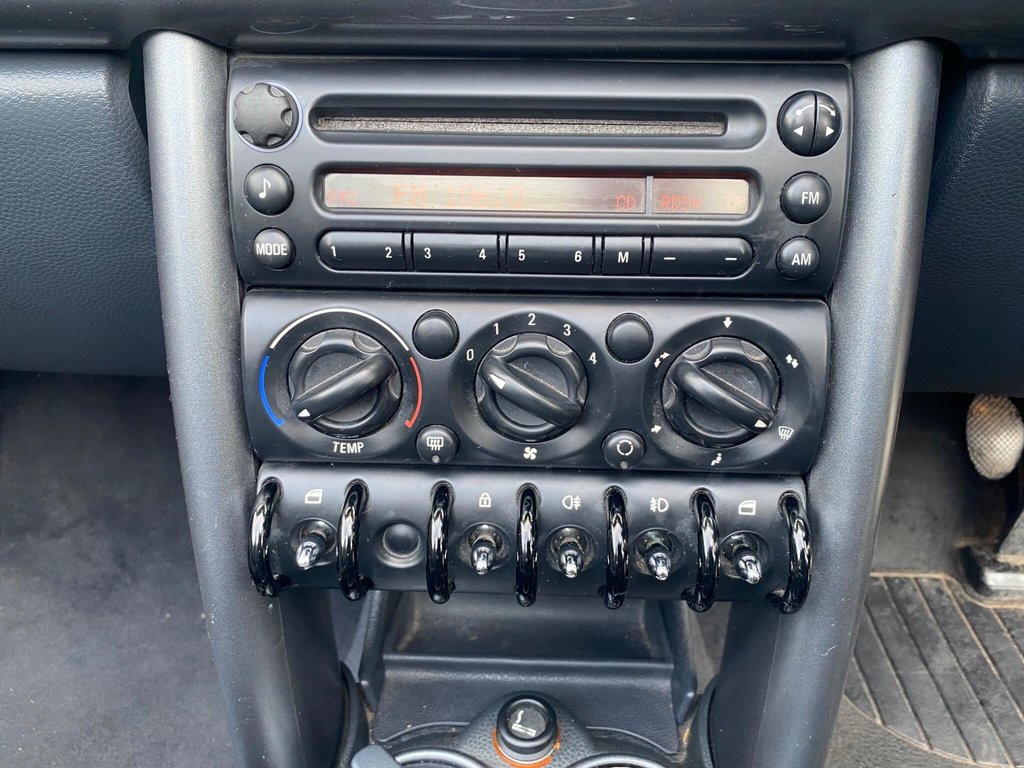 Used MINI Convertible 2007 for sale - 77685302: Photo 31