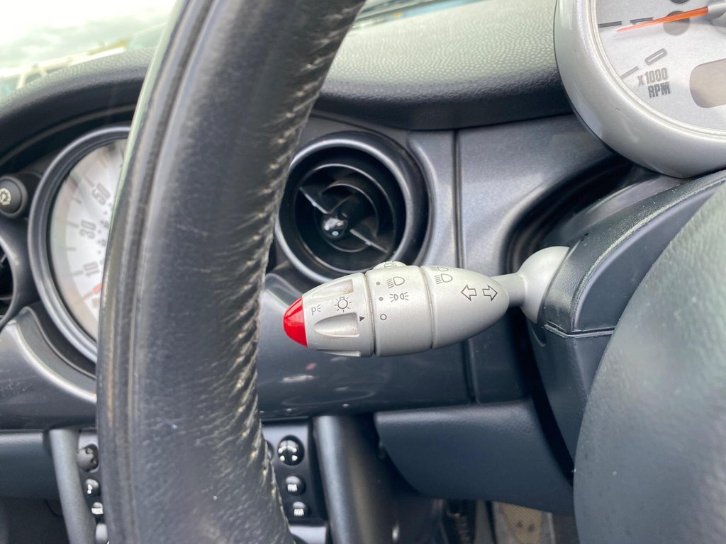 Used MINI Convertible 2007 for sale - 77685302: Photo 32