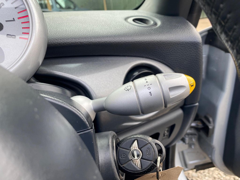 Used MINI Convertible 2007 for sale - 77685302: Photo 33