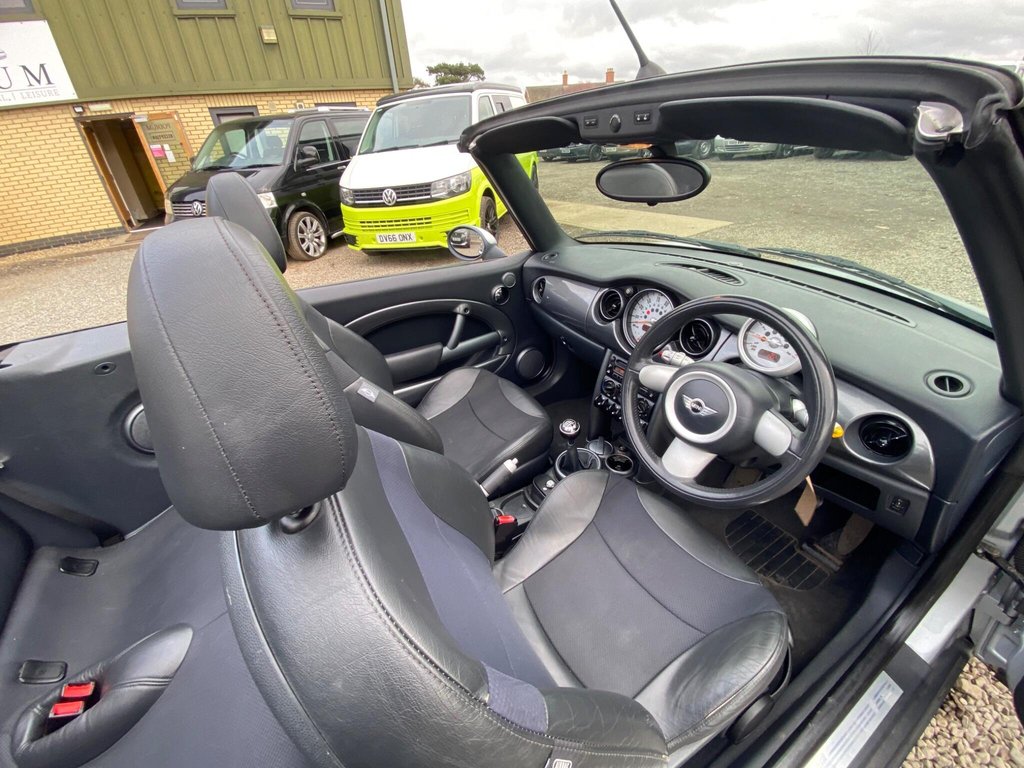 Used MINI Convertible 2007 for sale - 77685302: Photo 6