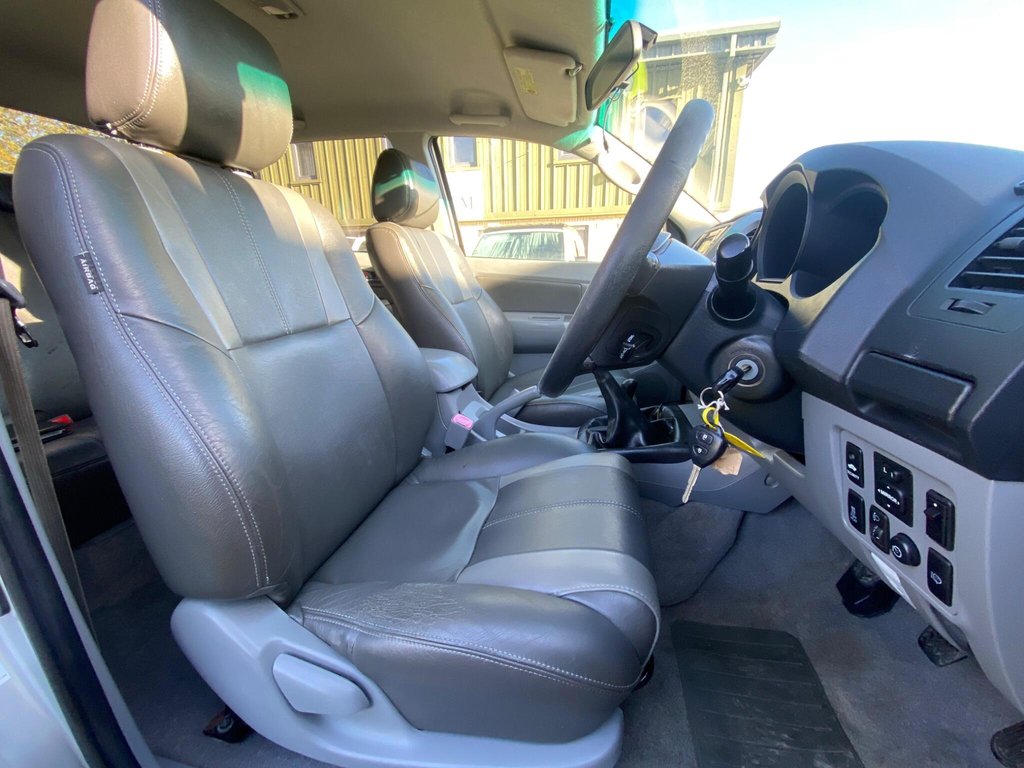 Used Toyota Hilux 2011 for sale - 76711141: Photo 24