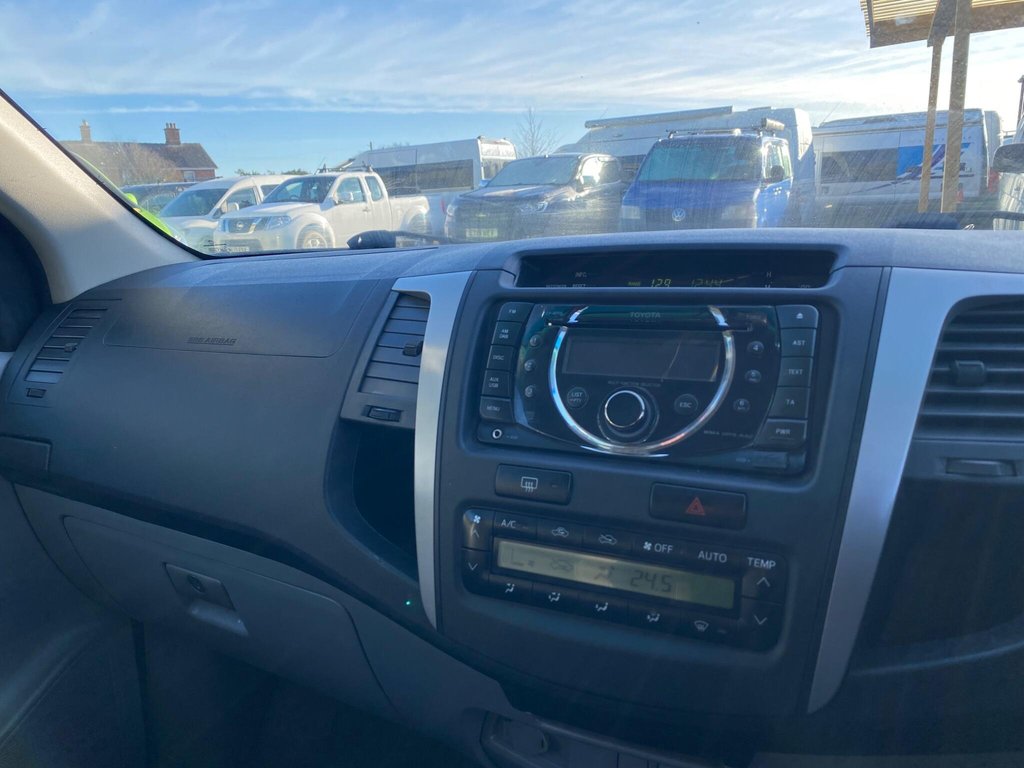 Used Toyota Hilux 2011 for sale - 76711141: Photo 26