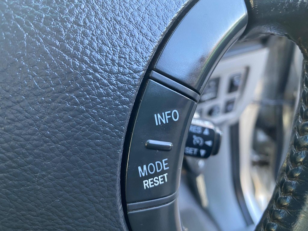 Used Toyota Hilux 2011 for sale - 76711141: Photo 35