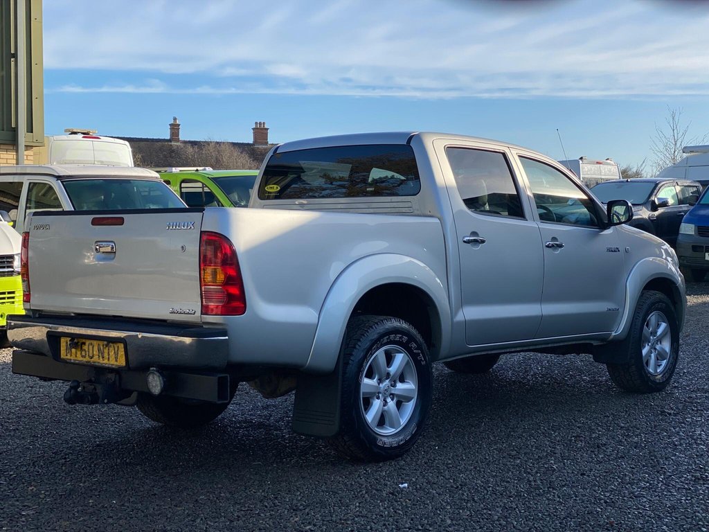 Used Toyota Hilux 2011 for sale - 76711141: Photo 5