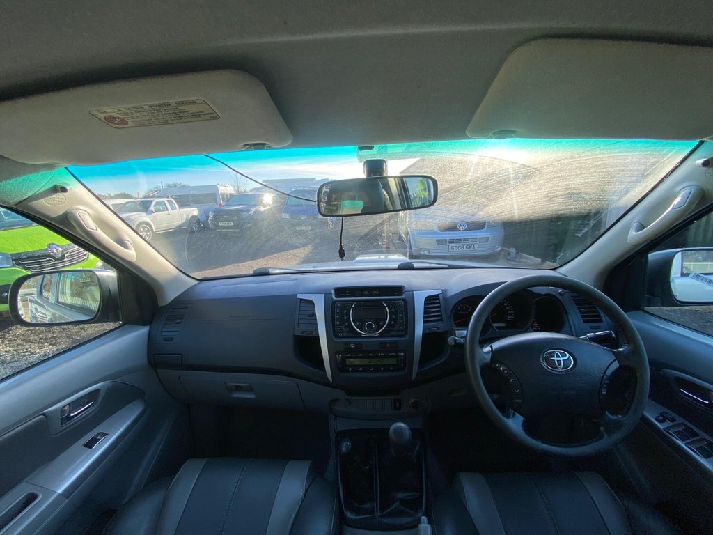 Used Toyota Hilux 2011 for sale - 76711141: Photo 8