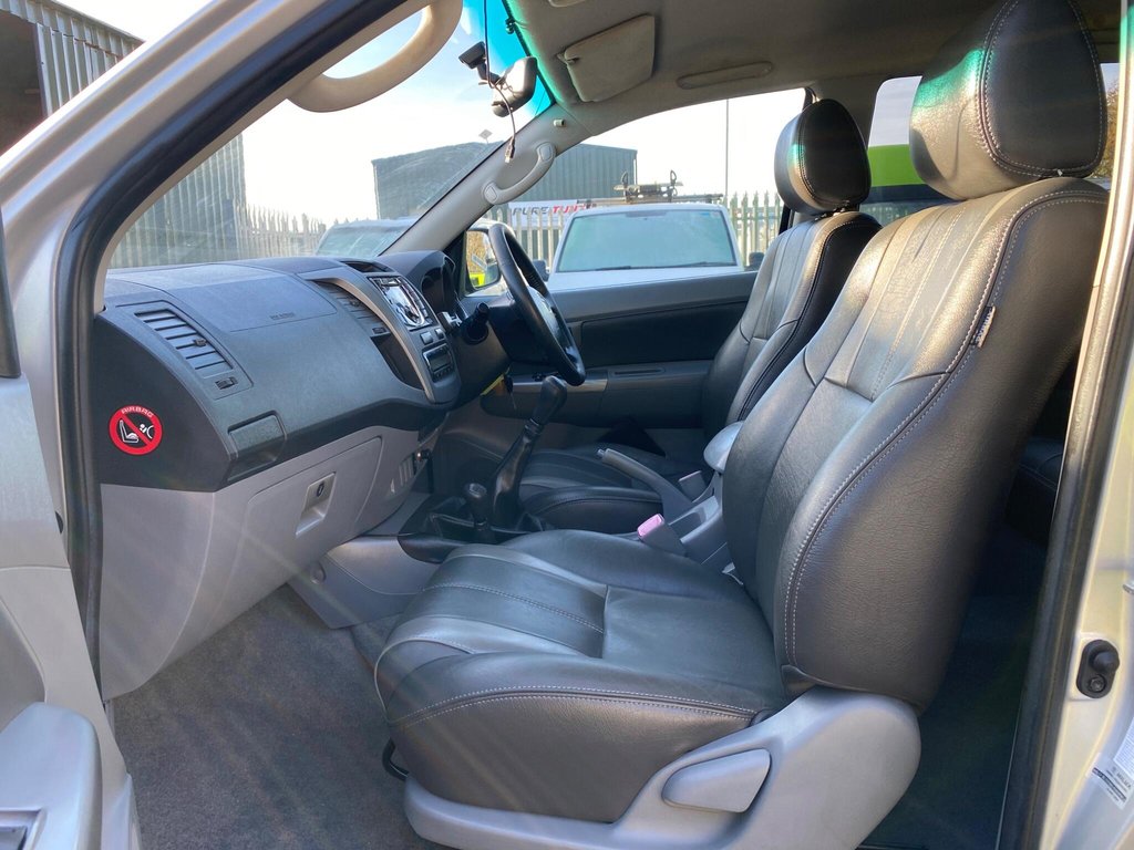 Used Toyota Hilux 2011 for sale - 76711141: Photo 9