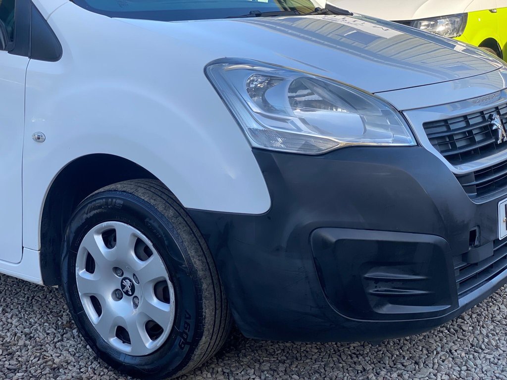 Used Peugeot Partner 2017 for sale - 76582809: Photo 24