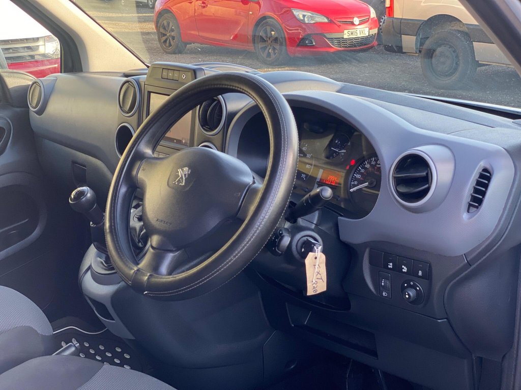Used Peugeot Partner 2017 for sale - 76582809: Photo 6