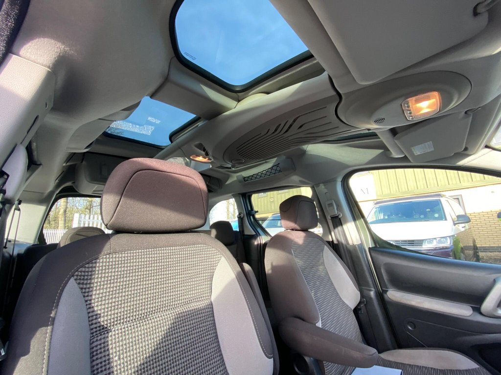 Used Peugeot Partner Tepee 2011 for sale - 77388791: Photo 11