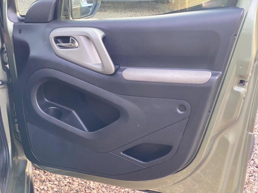 Used Peugeot Partner Tepee 2011 for sale - 77388791: Photo 42