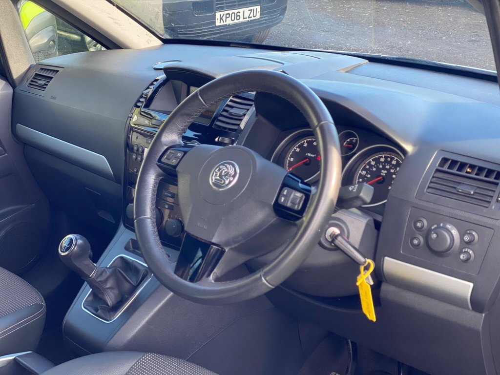Used Vauxhall Zafira 2010 for sale - 77572196: Photo 29
