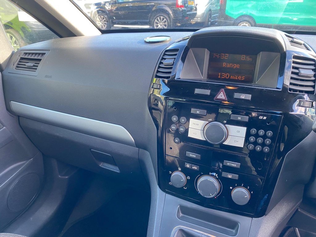 Used Vauxhall Zafira 2010 for sale - 77572196: Photo 30