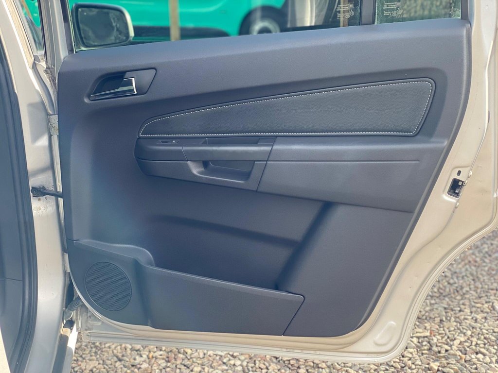 Used Vauxhall Zafira 2010 for sale - 77572196: Photo 46