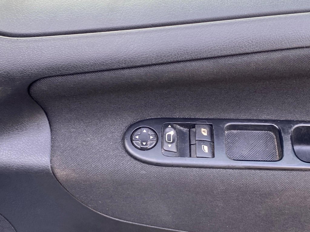 Used Peugeot 207 2010 for sale - 77525814: Photo 40