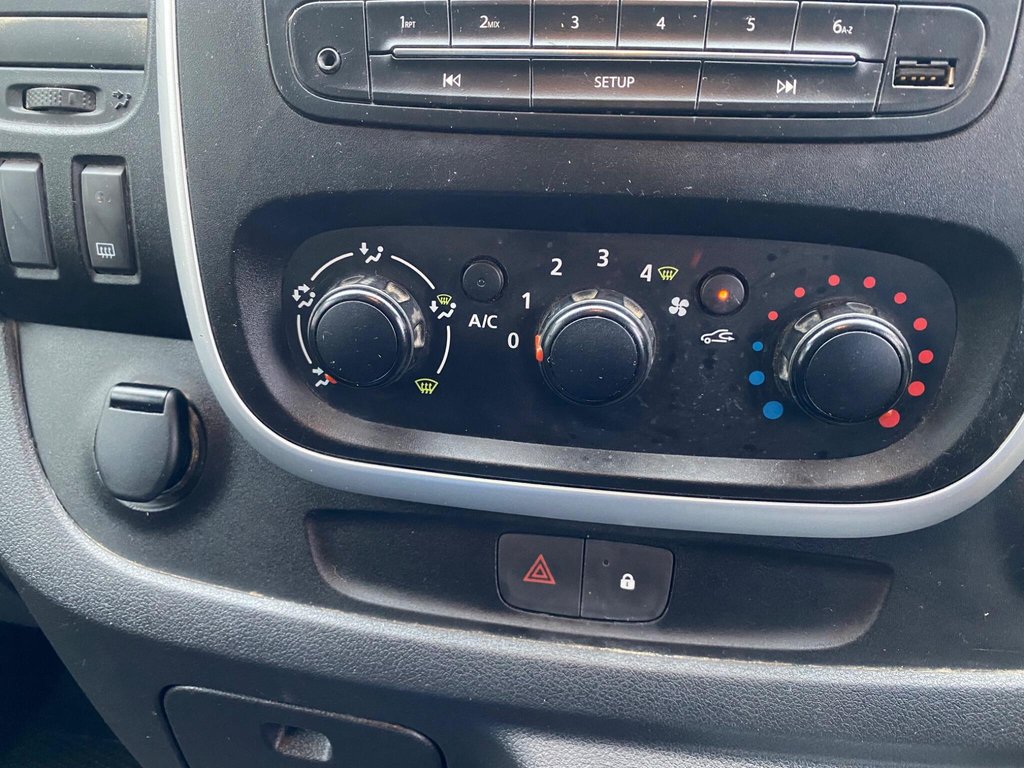 Used Vauxhall Vivaro 2015 for sale - 78016737: Photo 33