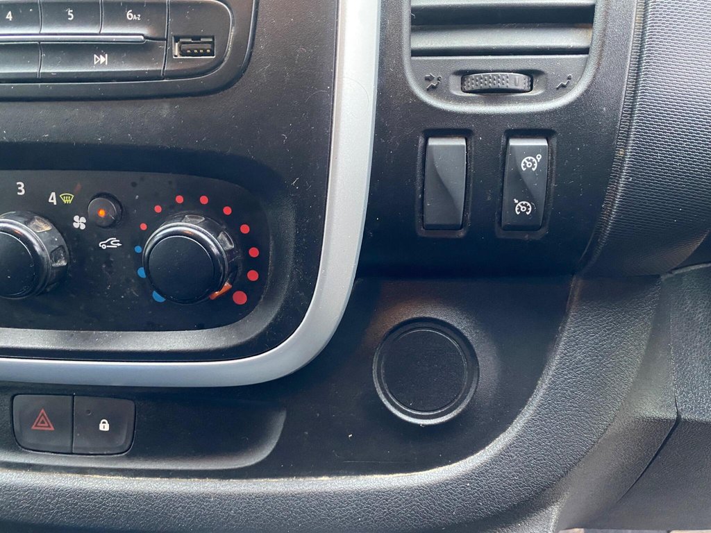 Used Vauxhall Vivaro 2015 for sale - 78016737: Photo 34