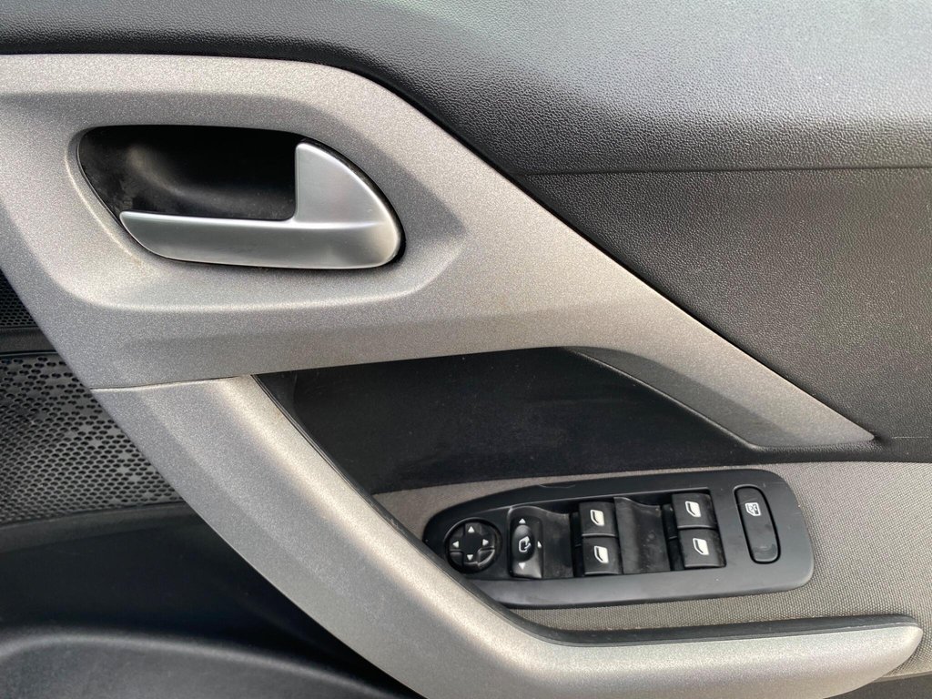 Used Peugeot 2008 2016 for sale - 76345648: Photo 47