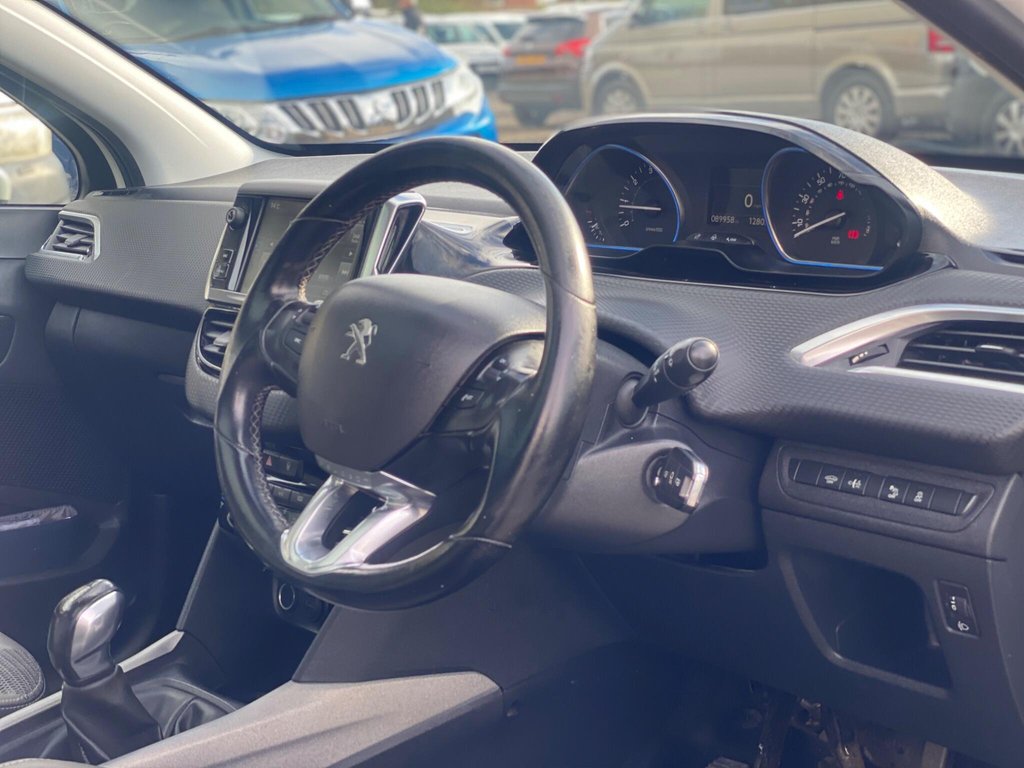 Used Peugeot 2008 2016 for sale - 76345648: Photo 6