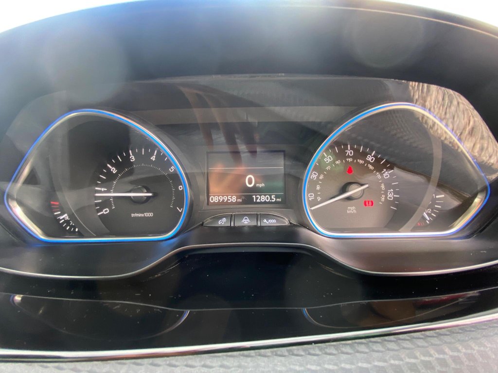 Used Peugeot 2008 2016 for sale - 76345648: Photo 9