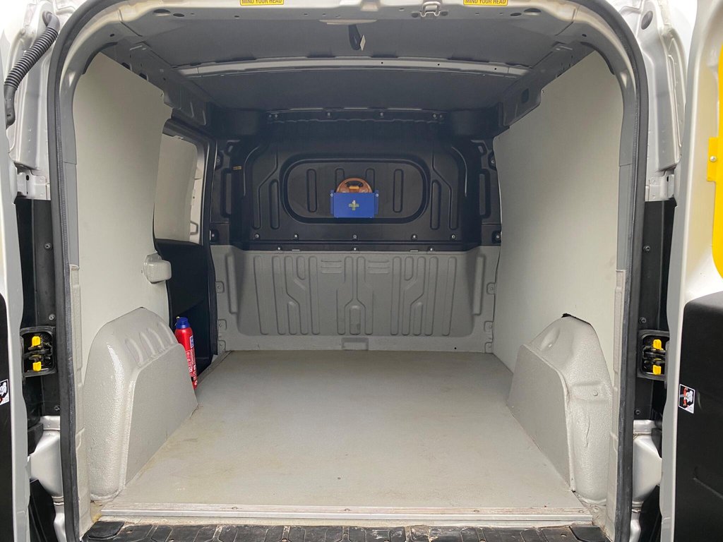 Used Vauxhall Combo 2017 for sale - 77231957: Photo 10