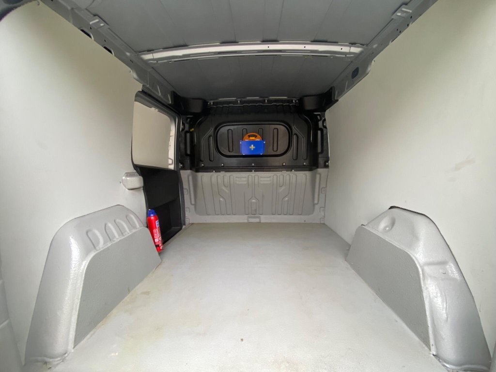 Used Vauxhall Combo 2017 for sale - 77231957: Photo 11