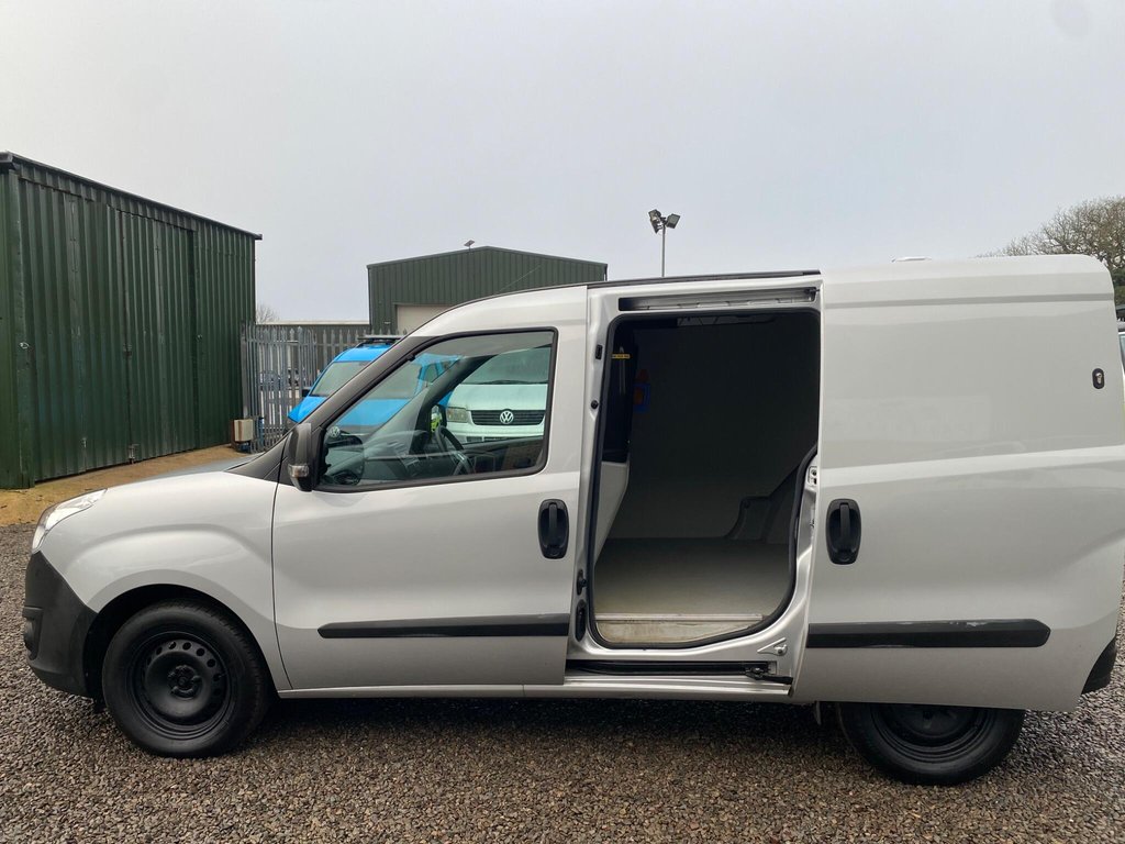 Used Vauxhall Combo 2017 for sale - 77231957: Photo 12