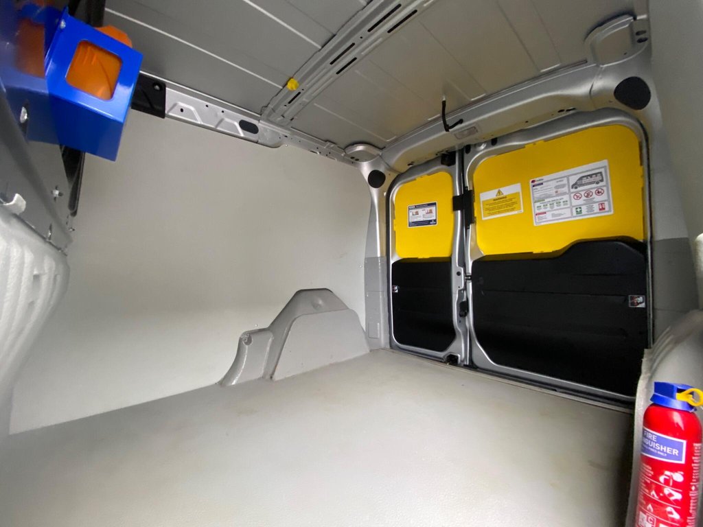 Used Vauxhall Combo 2017 for sale - 77231957: Photo 15