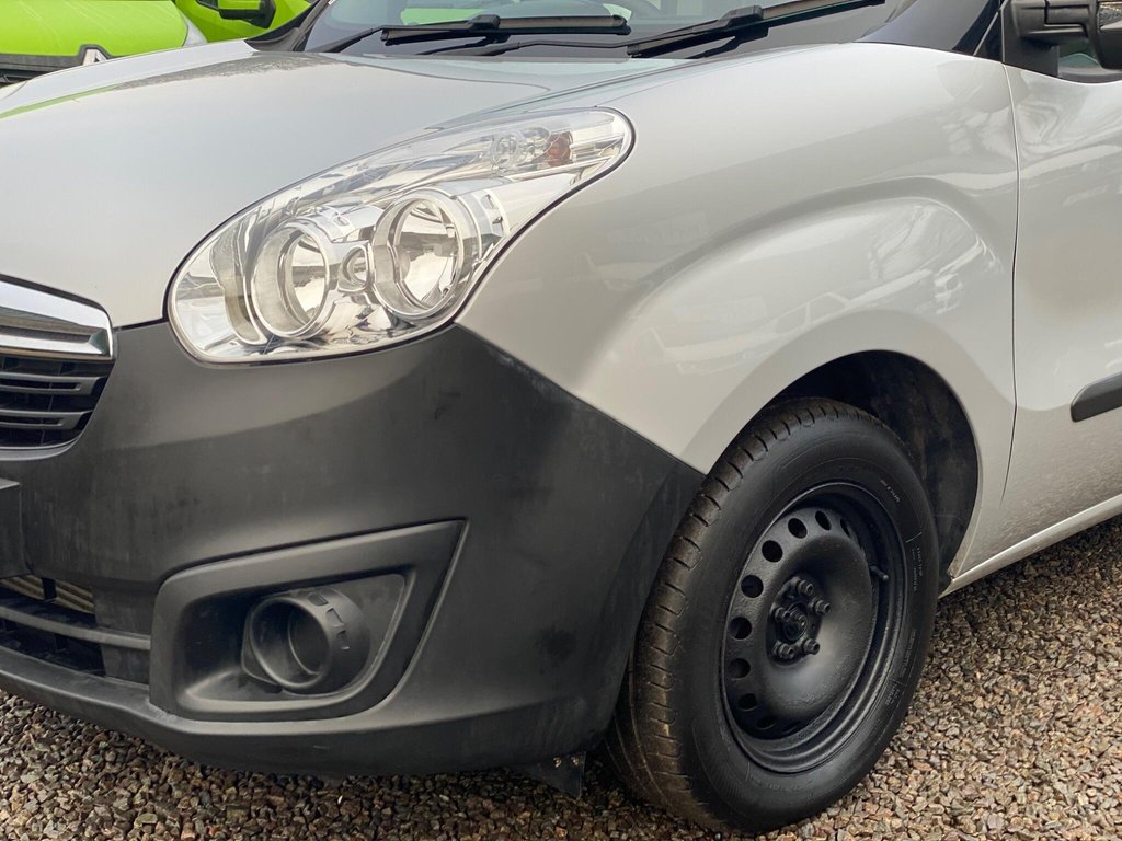 Used Vauxhall Combo 2017 for sale - 77231957: Photo 25