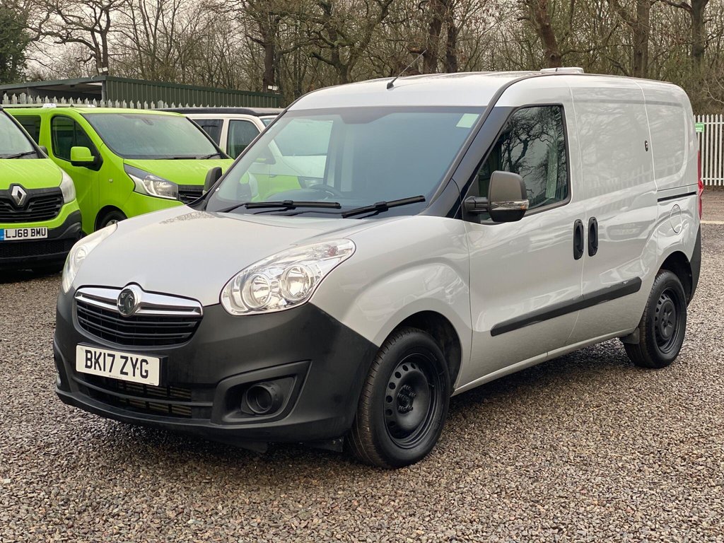 Used Vauxhall Combo 2017 for sale - 77231957: Photo 3