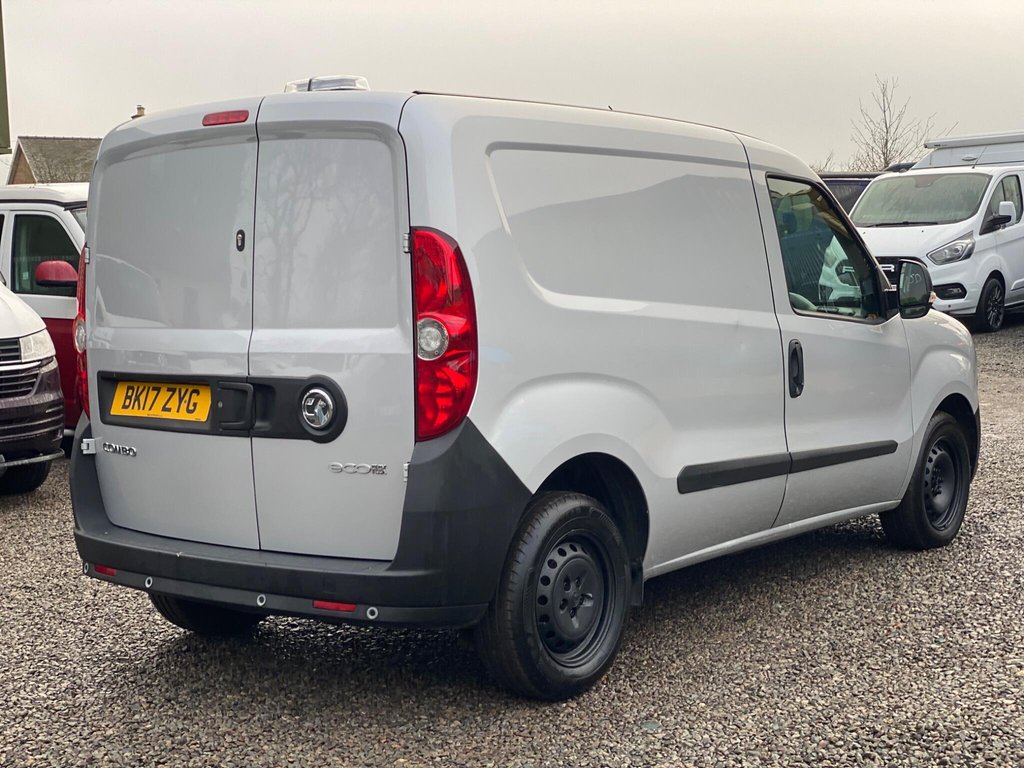 Used Vauxhall Combo 2017 for sale - 77231957: Photo 5