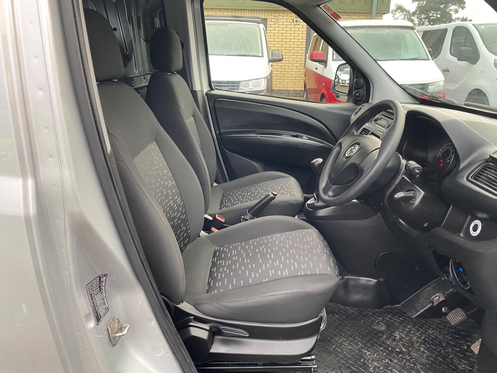 Used Vauxhall Combo 2017 for sale - 77231957: Photo 7