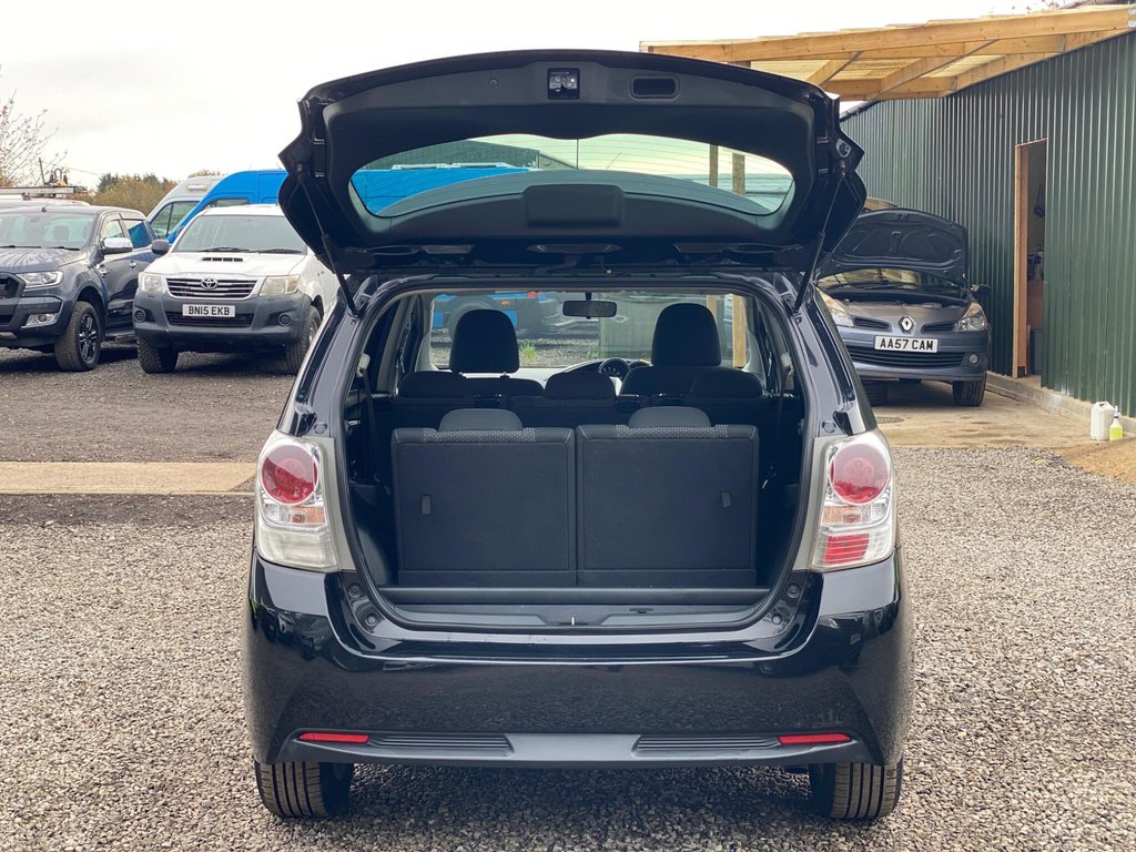 Used Toyota Verso 2013 for sale - 76417599: Photo 13