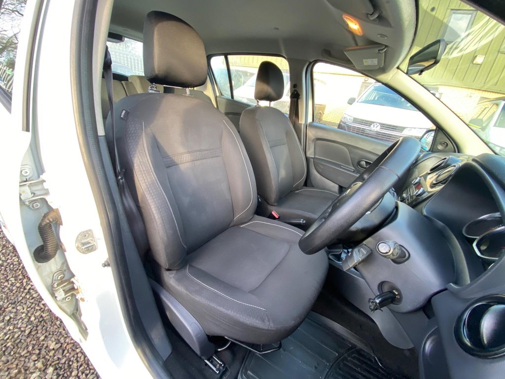 Used Dacia Sandero 2018 for sale - 77388793: Photo 30