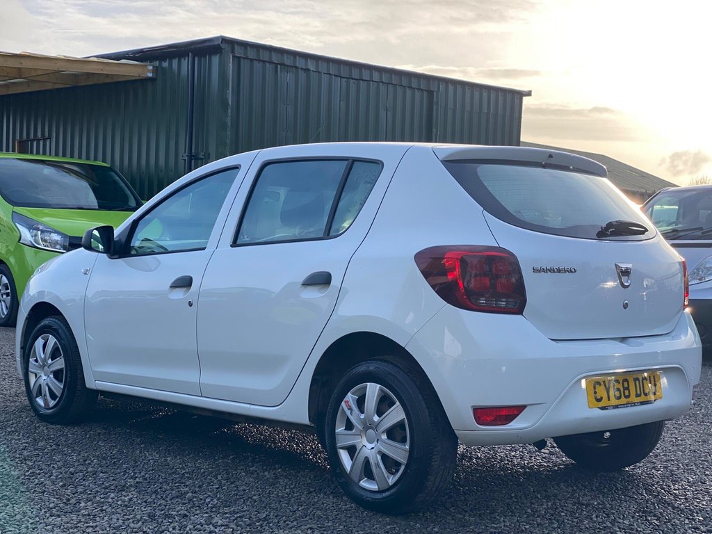 Used Dacia Sandero 2018 for sale - 77388793: Photo 4