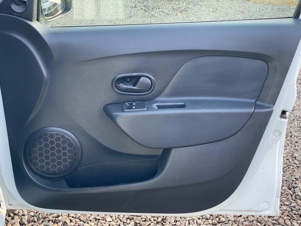 Used Dacia Sandero 2018 for sale - 77388793: Photo 41