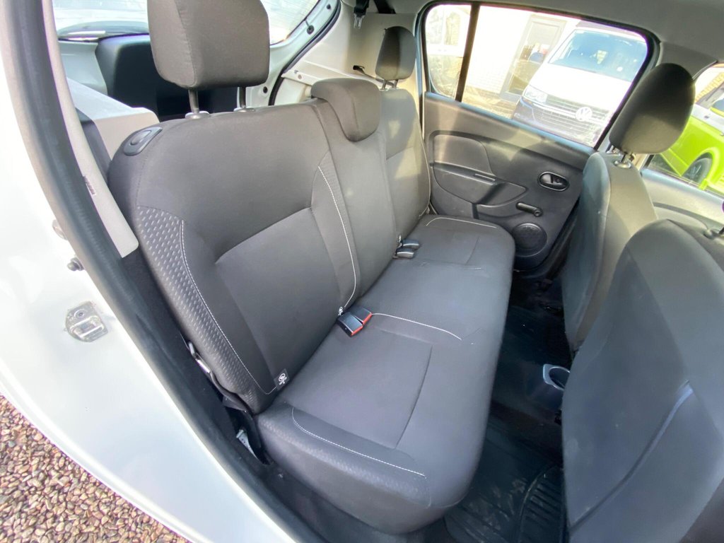 Used Dacia Sandero 2018 for sale - 77388793: Photo 42