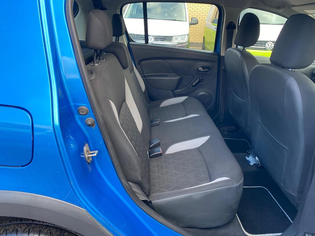 Used Dacia Sandero Stepway 2014 for sale - 77442221: Photo 6