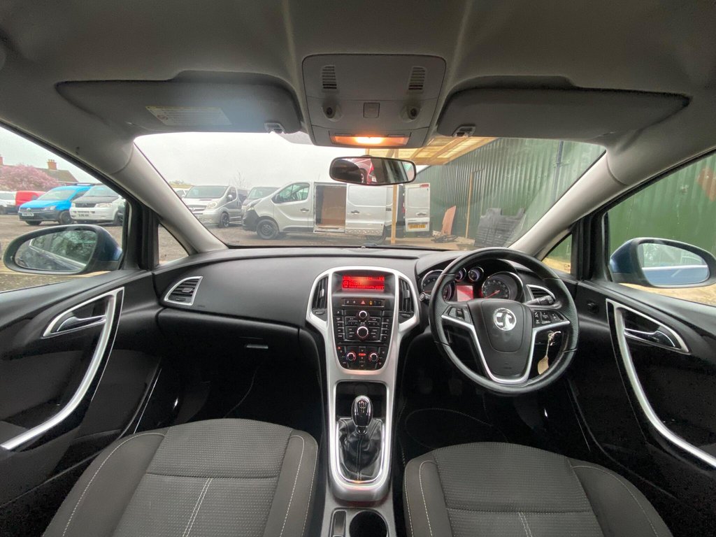 Used Vauxhall Astra 2010 for sale - 77794997: Photo 11