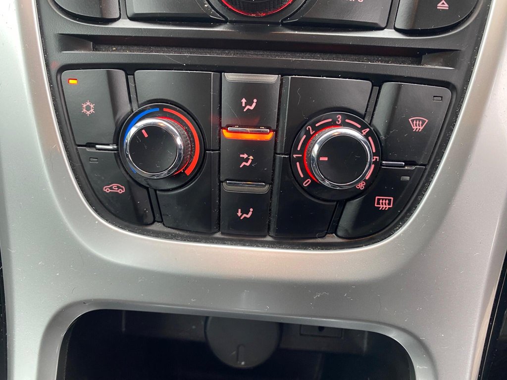 Used Vauxhall Astra 2010 for sale - 77794997: Photo 34