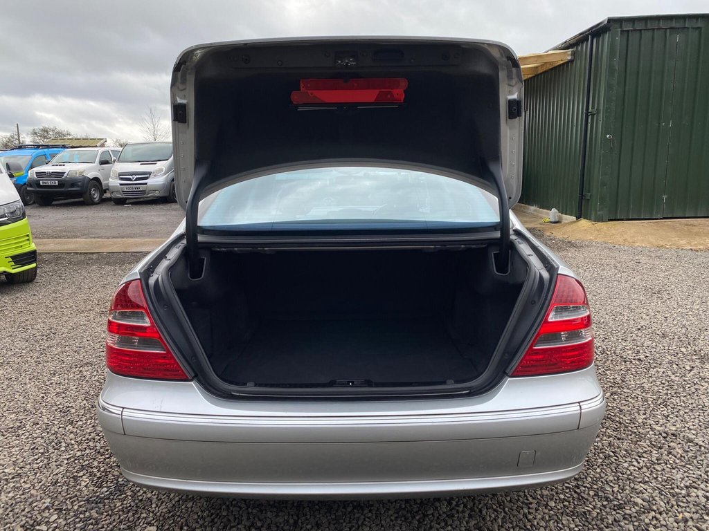 Used Mercedes-Benz E Class 2003 for sale - 77720027: Photo 10