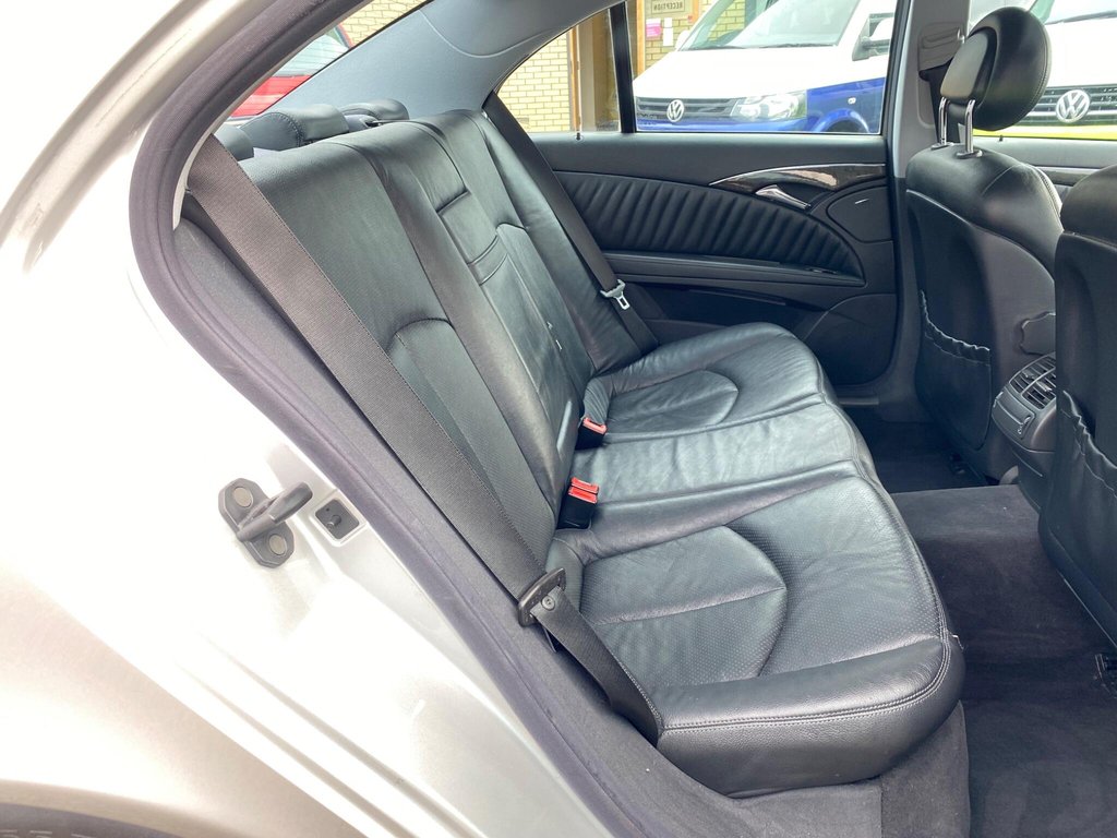 Used Mercedes-Benz E Class 2003 for sale - 77720027: Photo 8