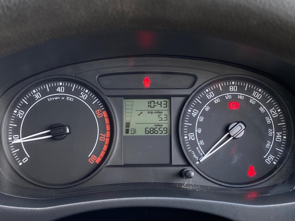 Used Skoda Fabia 2010 for sale - 77841333: Photo 8