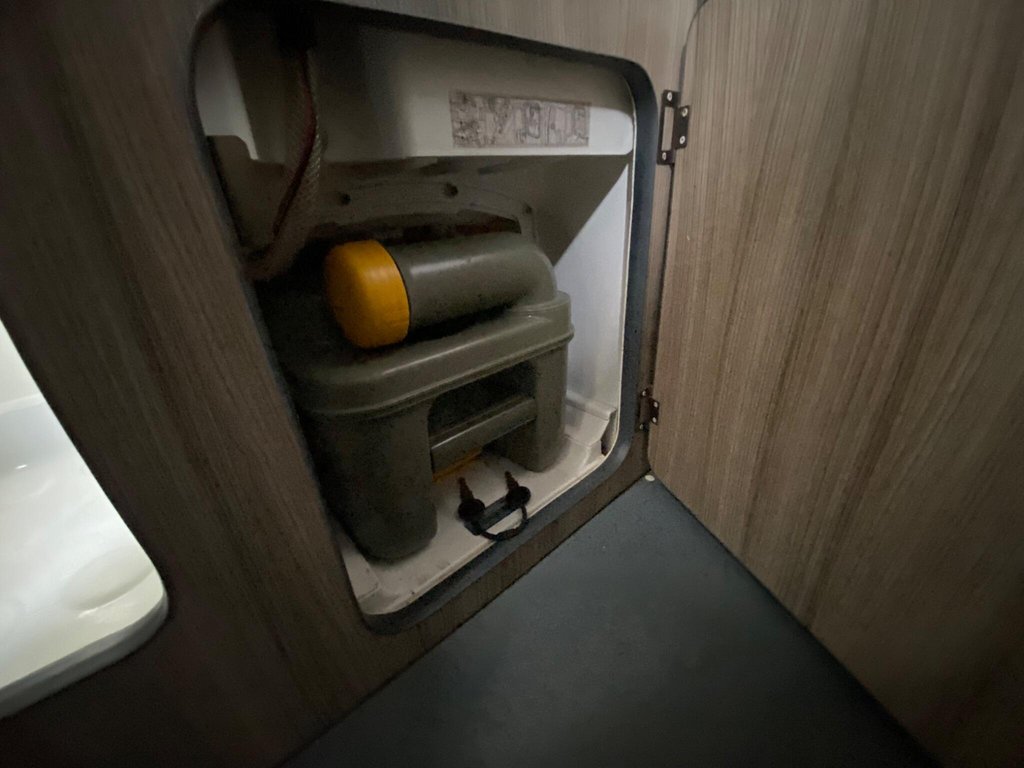 Used Mercedes-Benz Sprinter 2012 for sale - 77685276: Photo 28