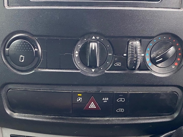 Used Volkswagen Crafter 2012 for sale - 76228983: Photo 38