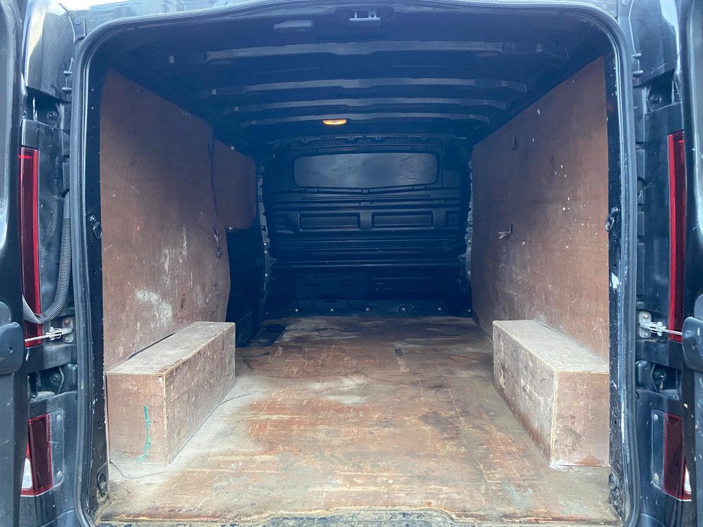 Used Vauxhall Vivaro 2015 for sale - 77388834: Photo 11