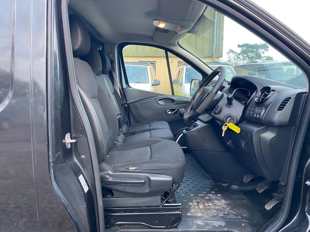 Used Vauxhall Vivaro 2015 for sale - 77388834: Photo 7