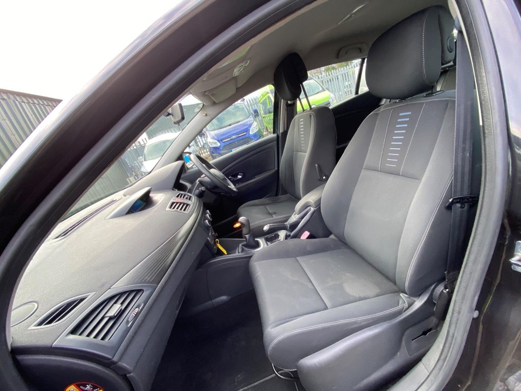 Used Renault Megane 2010 for sale - 77315990: Photo 15