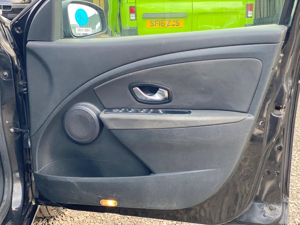 Used Renault Megane 2010 for sale - 77315990: Photo 39