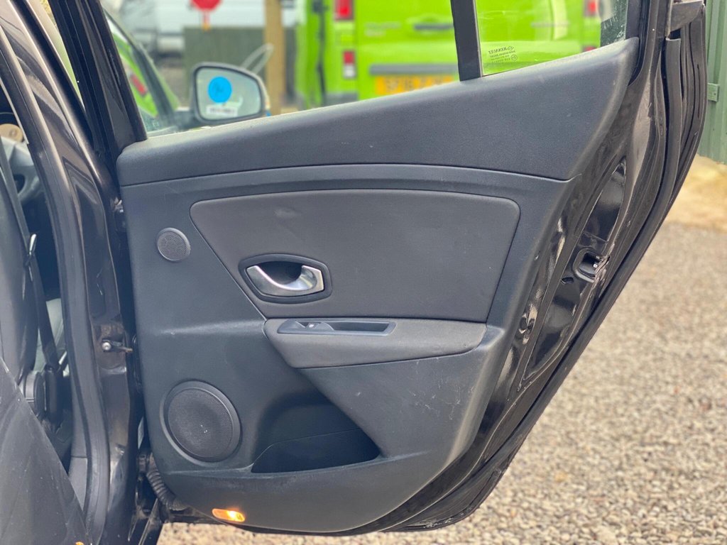 Used Renault Megane 2010 for sale - 77315990: Photo 41