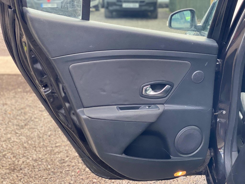 Used Renault Megane 2010 for sale - 77315990: Photo 47